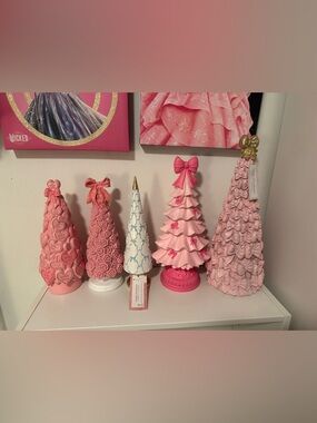 Girly Viral Christmas / Valentines Trees